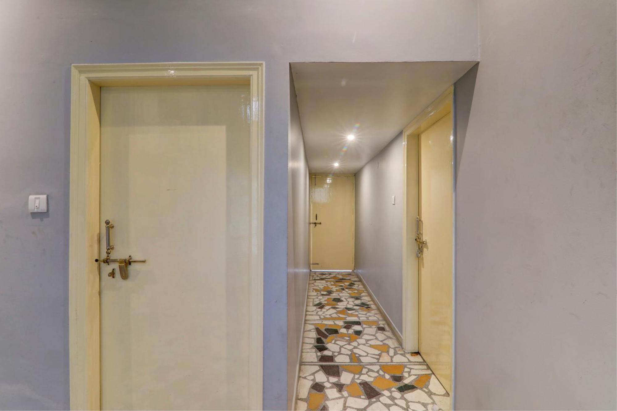 Hotel O Flagship Adbhut Moment Hotel Варанаси Экстерьер фото