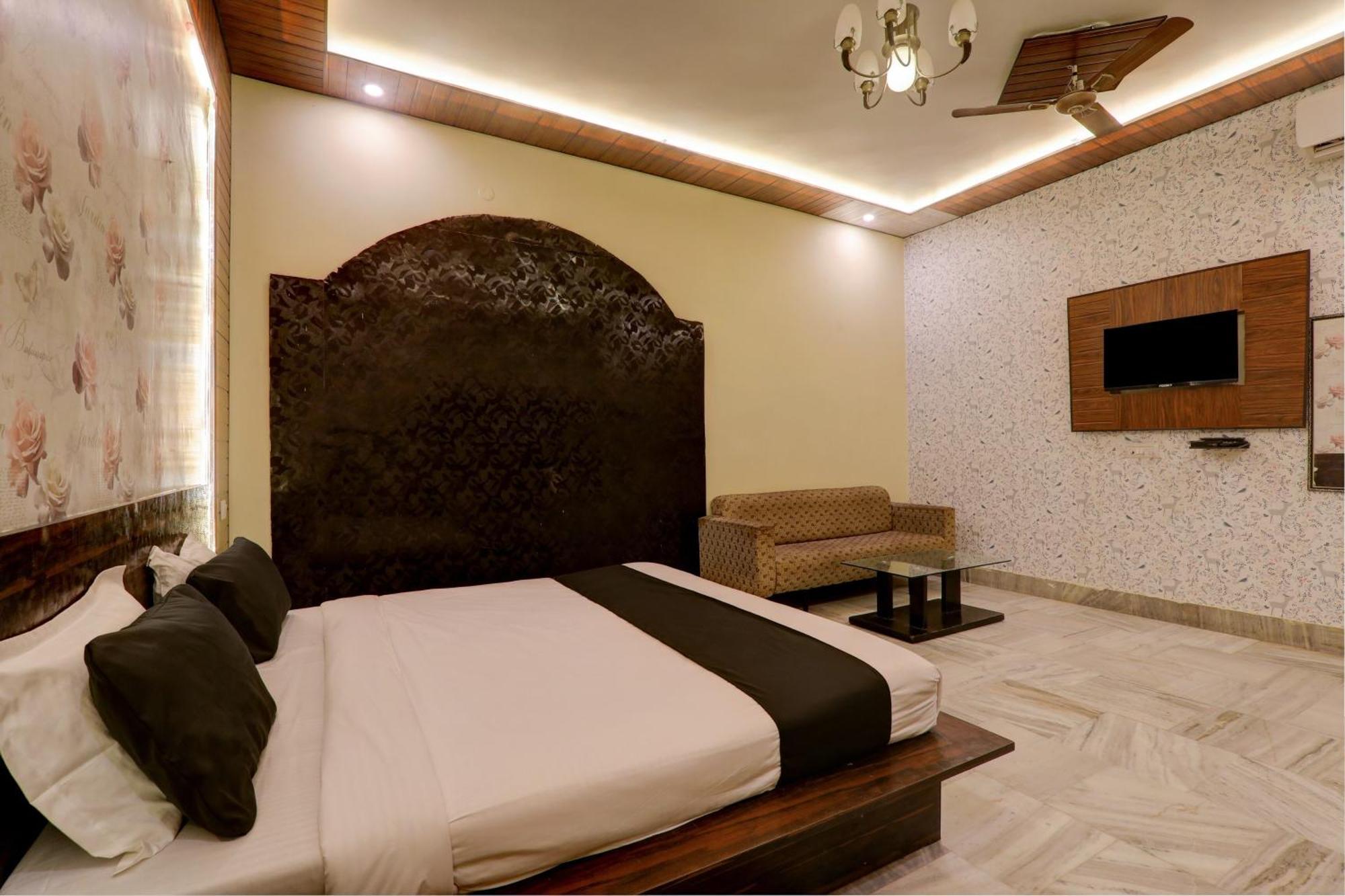 Hotel O Flagship Adbhut Moment Hotel Варанаси Экстерьер фото